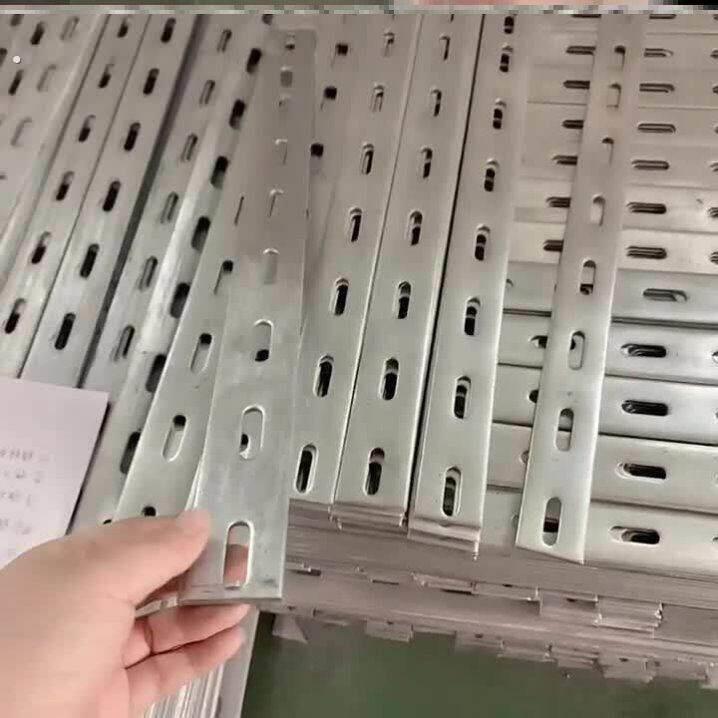 硬钢实心热镀锌扁铁压条钢条加工防雷条铁直条扁条铁板薄铁钢板