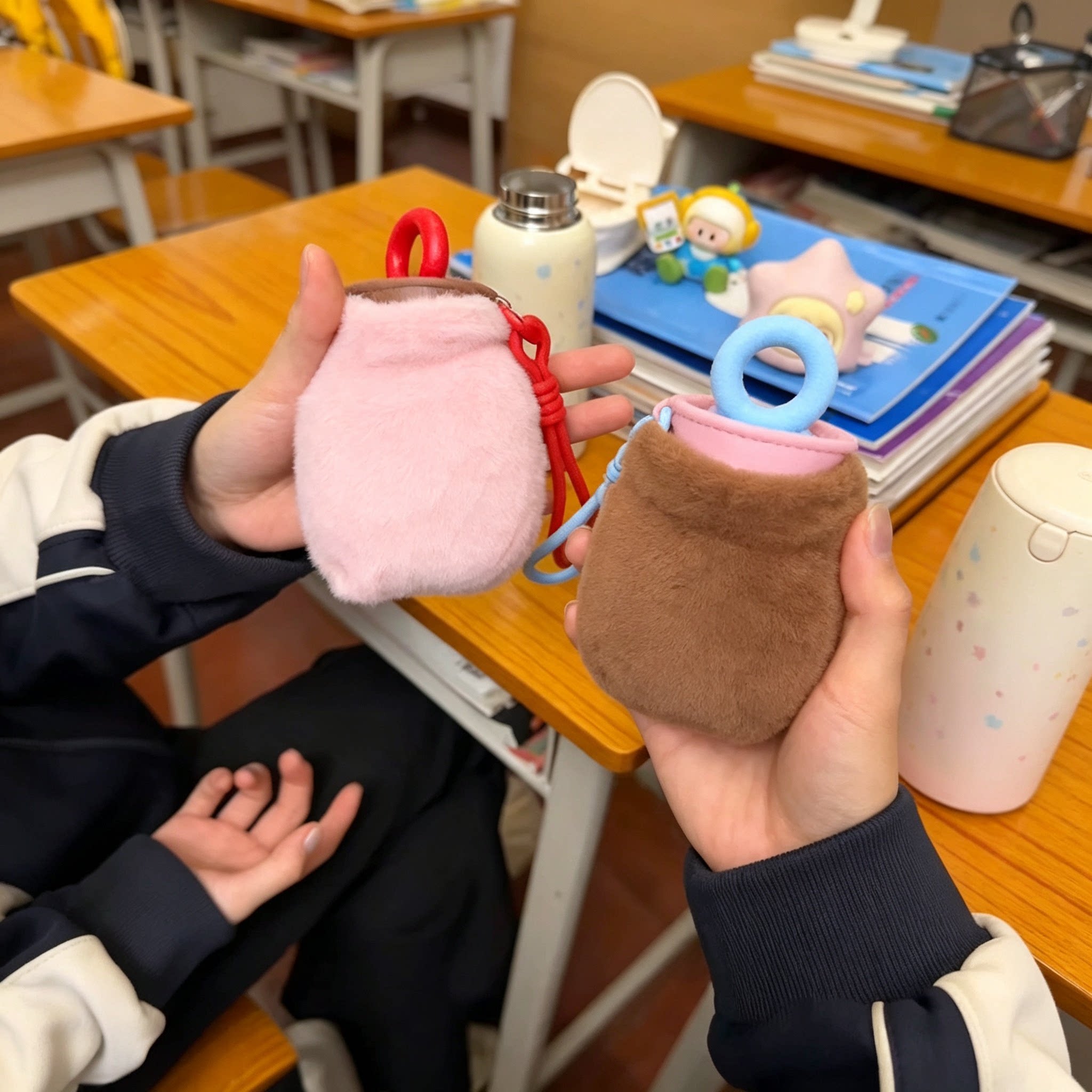 迷你热水袋痛经热敷小号注水暖手宝学生随身便携毛绒暖宝宝可拆洗