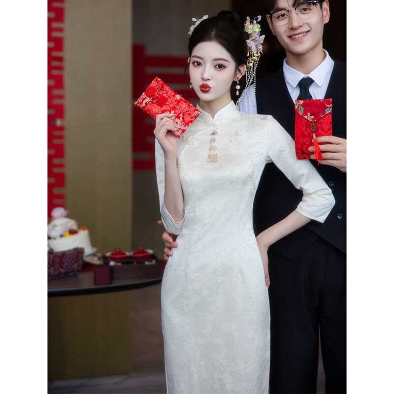 白色新中式旗袍订婚敬酒服新娘2025新款晚礼服中袖连衣裙平时可穿