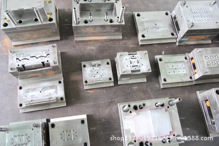 中山深圳珠海广州塑胶模具设计制