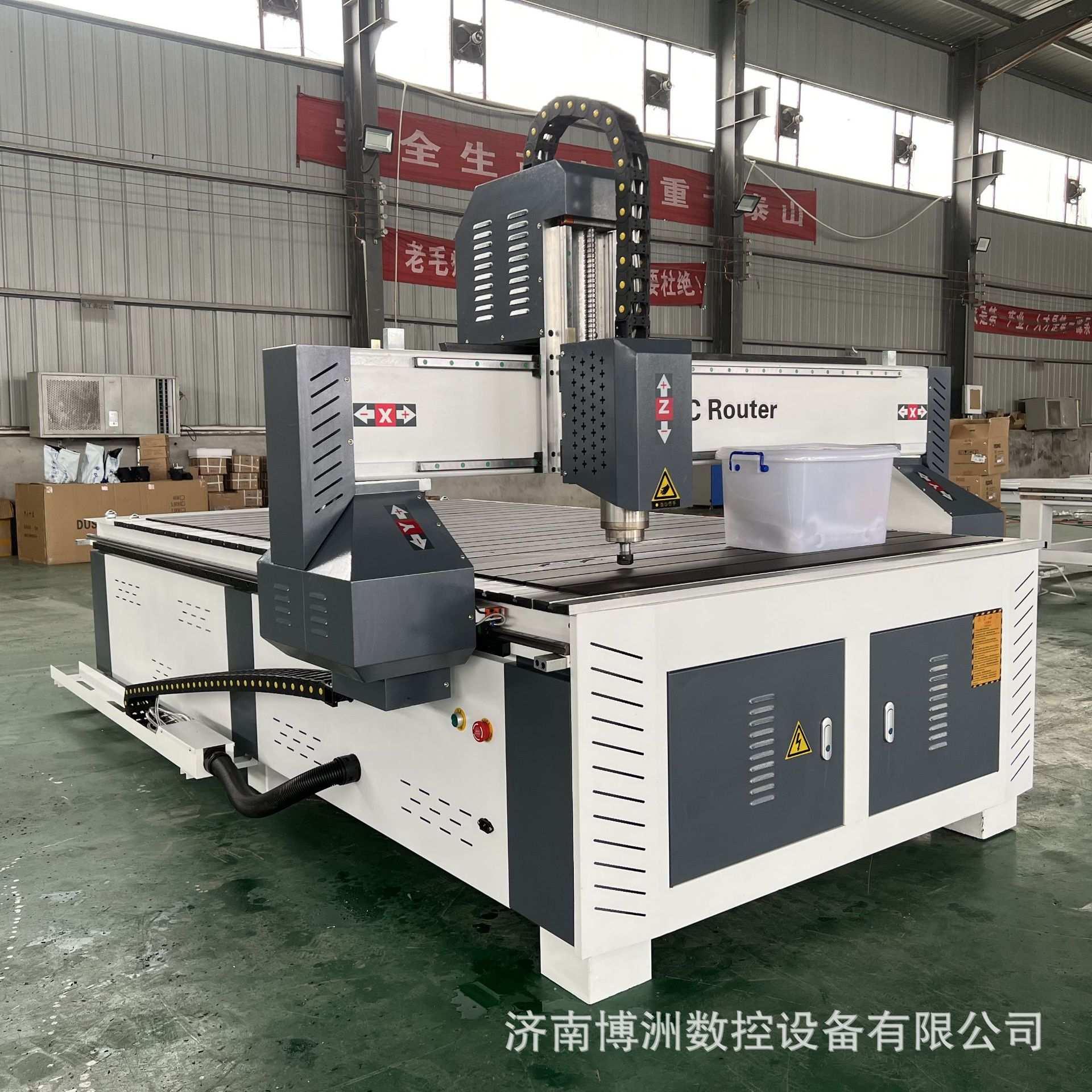 CNC小型雕刻机 双色板标牌雕刻机 1325PVC雕刻机
