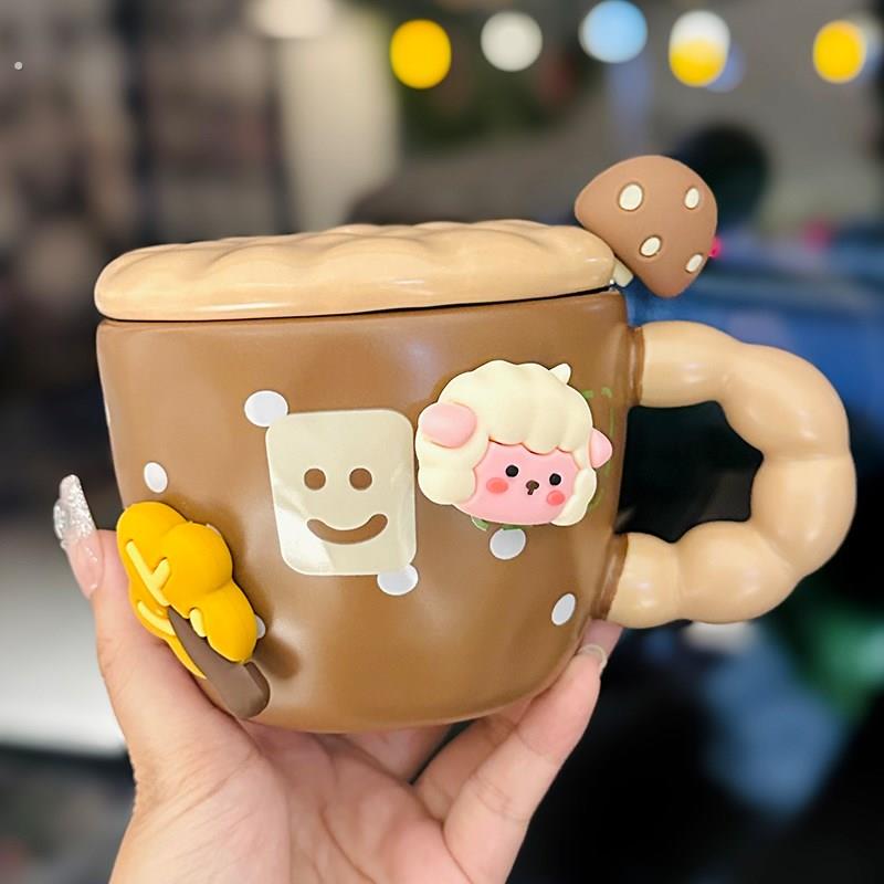 可爱小羊磁吸设计感陶瓷杯子小众创意高颜值女生咖啡马克杯带盖勺