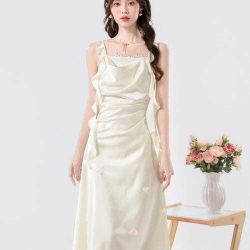 实拍夏季新款巨显身材长款显瘦性感女人味别致独特小众缎面连衣裙