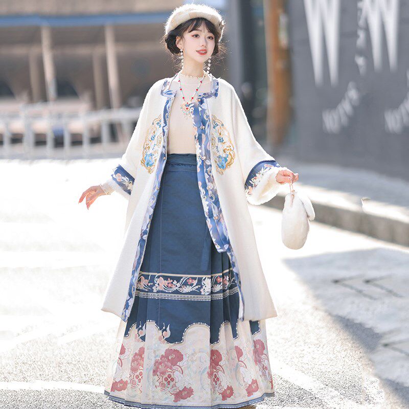 蝉佩新款明制汉服女秋冬季国风加厚加绒方领对襟衫外套改良马面裙