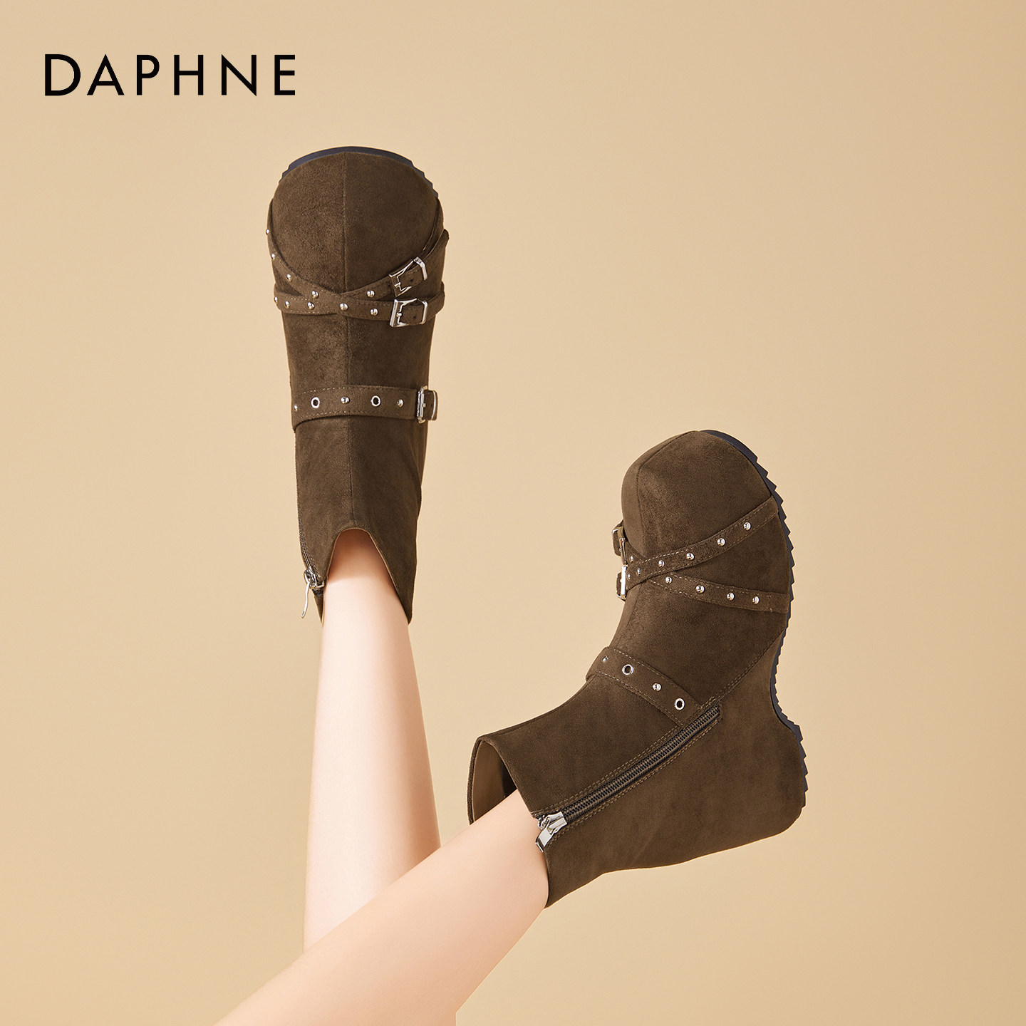 Daphne/达芙妮2026复古铆钉皮带扣短靴女增高厚底马丁靴机车靴i