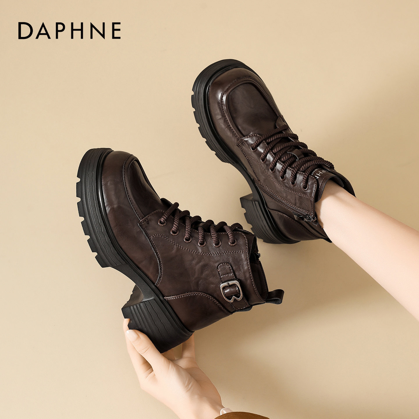 Daphne/达芙妮秋冬季皮带扣短靴女棕色厚底增高马丁靴百搭机车靴N