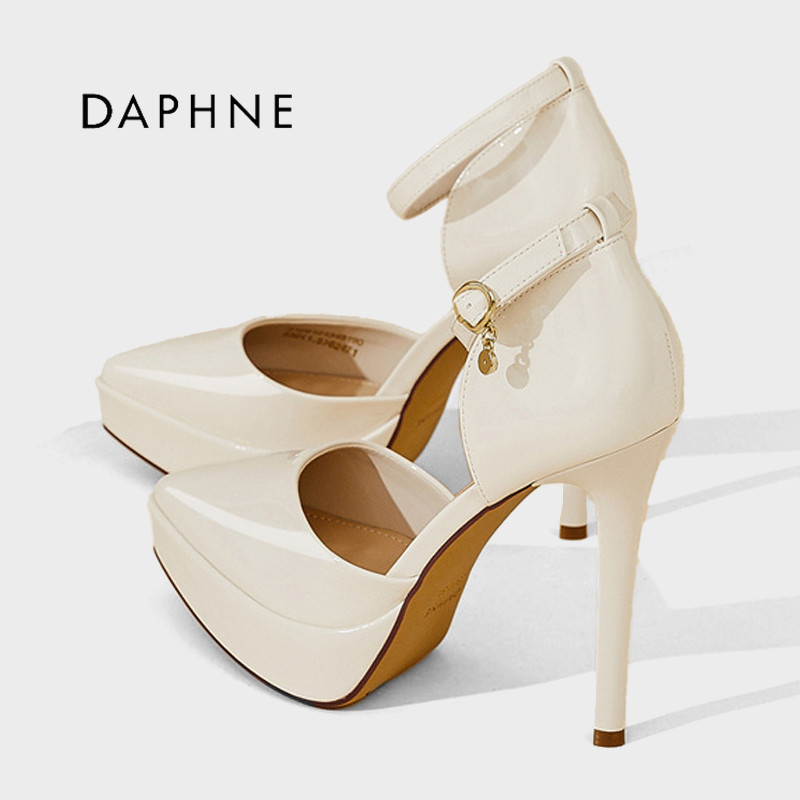 Daphne/达芙妮2026夏季新款细跟不累脚高跟鞋女一字扣带包头凉鞋P