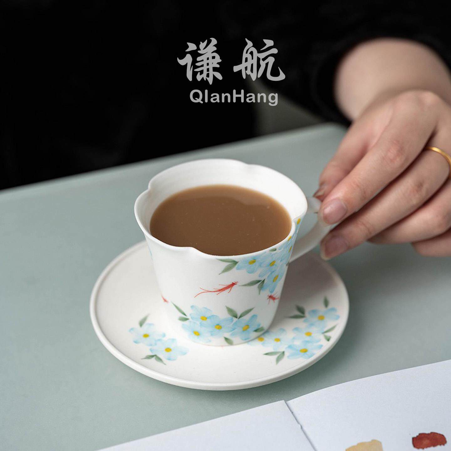 人谦航手蓝芳鱼陶瓷qh278咖啡杯鲤碟两件套绘女下午茶杯高颜值主