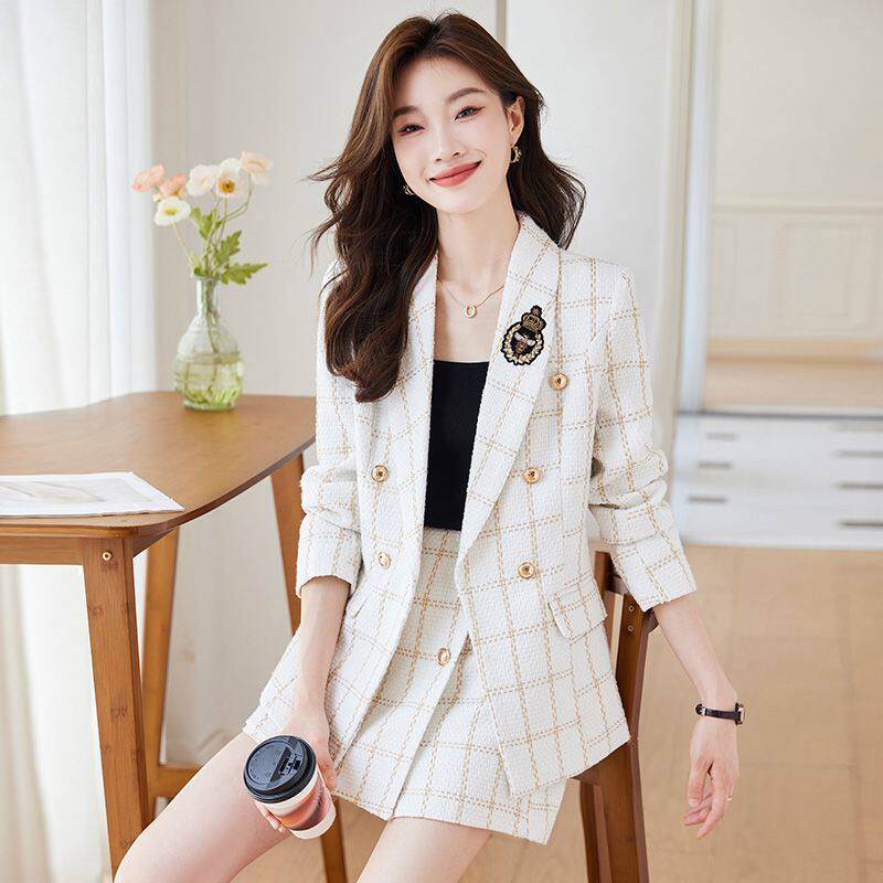 小香风白色西装外套女2025新款高级感气质名媛休闲小个子西服套装