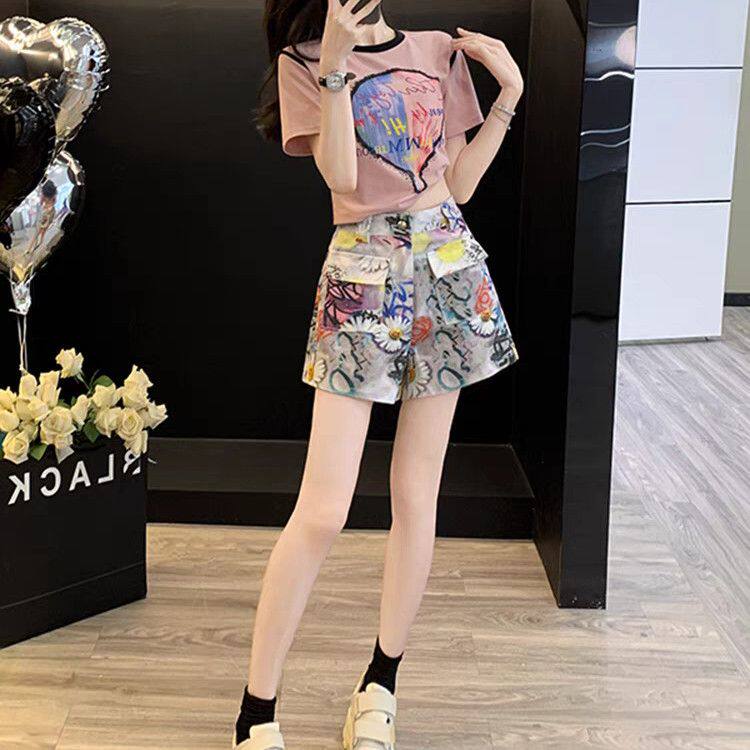 多巴胺休闲运动套装女夏季炸街减龄洋气T恤小个子涂鸦短裤两件套