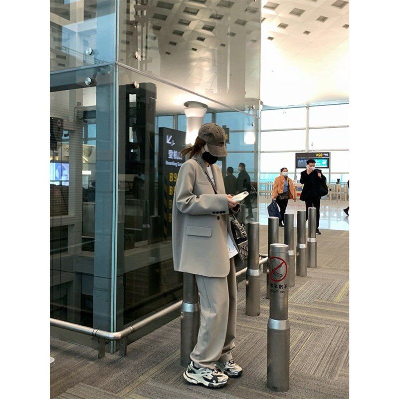 胖MM灰色西装套装女高级感2023新款大码休闲西服外套阔腿裤两件套