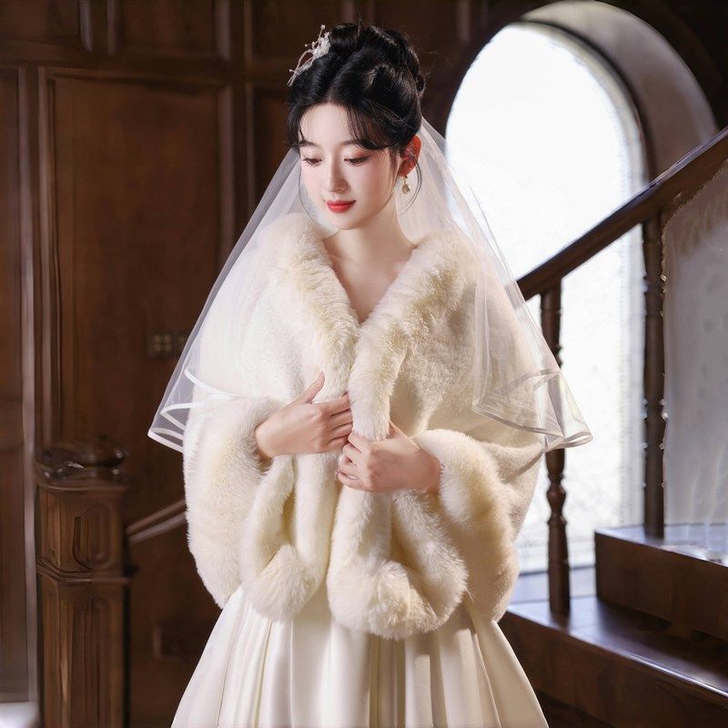 新娘结婚毛披肩婚纱披肩斗篷婚礼保暖披风白色大码伴娘皮草外搭冬