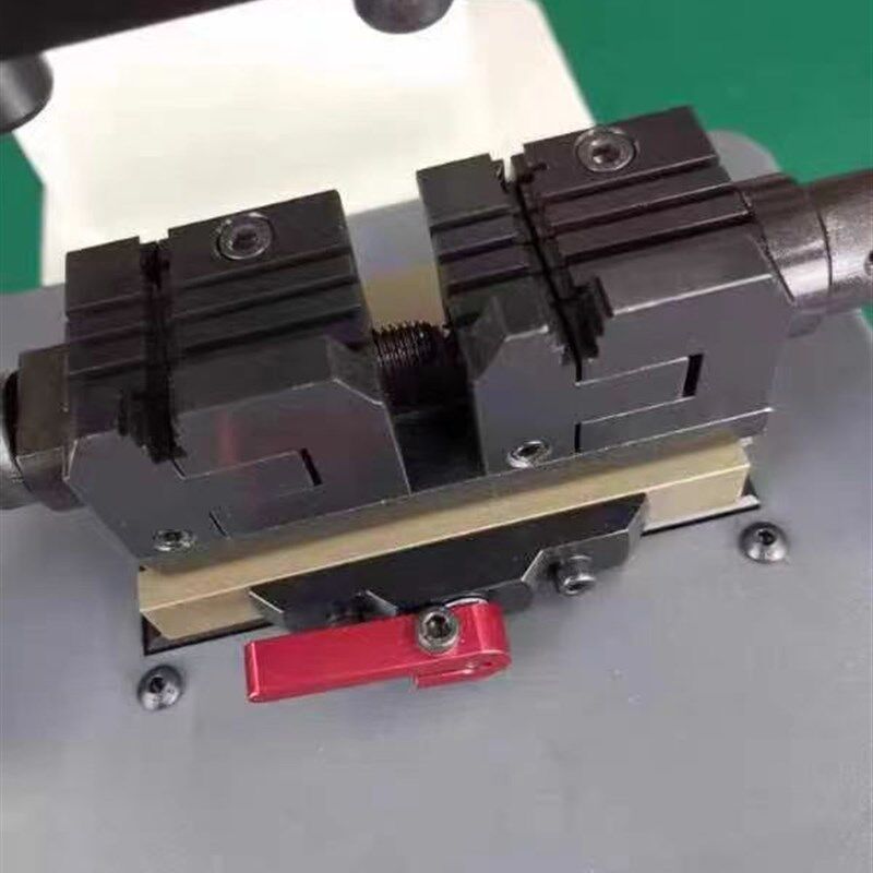 卓玥L-13Q多功能夹具立式钥匙机 轻松转换夹具