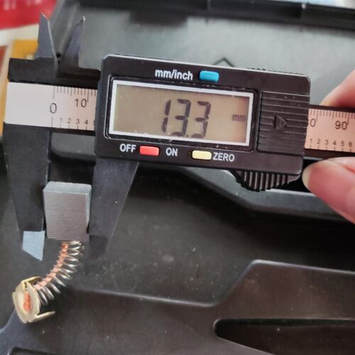 153#电镐装机碳刷电动工具配件切割机碳刷13*6*17电圆锯精品电刷