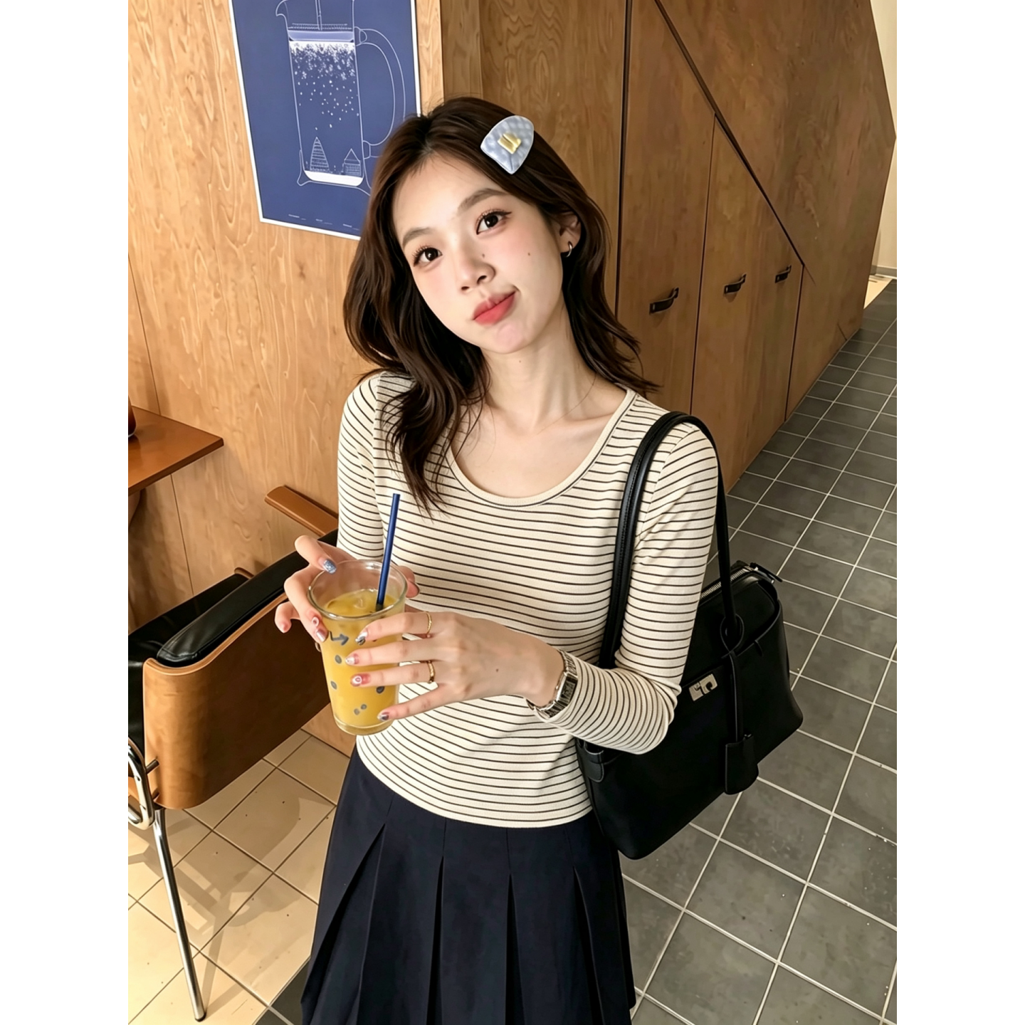 早秋穿搭U领条纹长袖打底衫女修身显瘦2026新款T恤韩系氛围感上衣