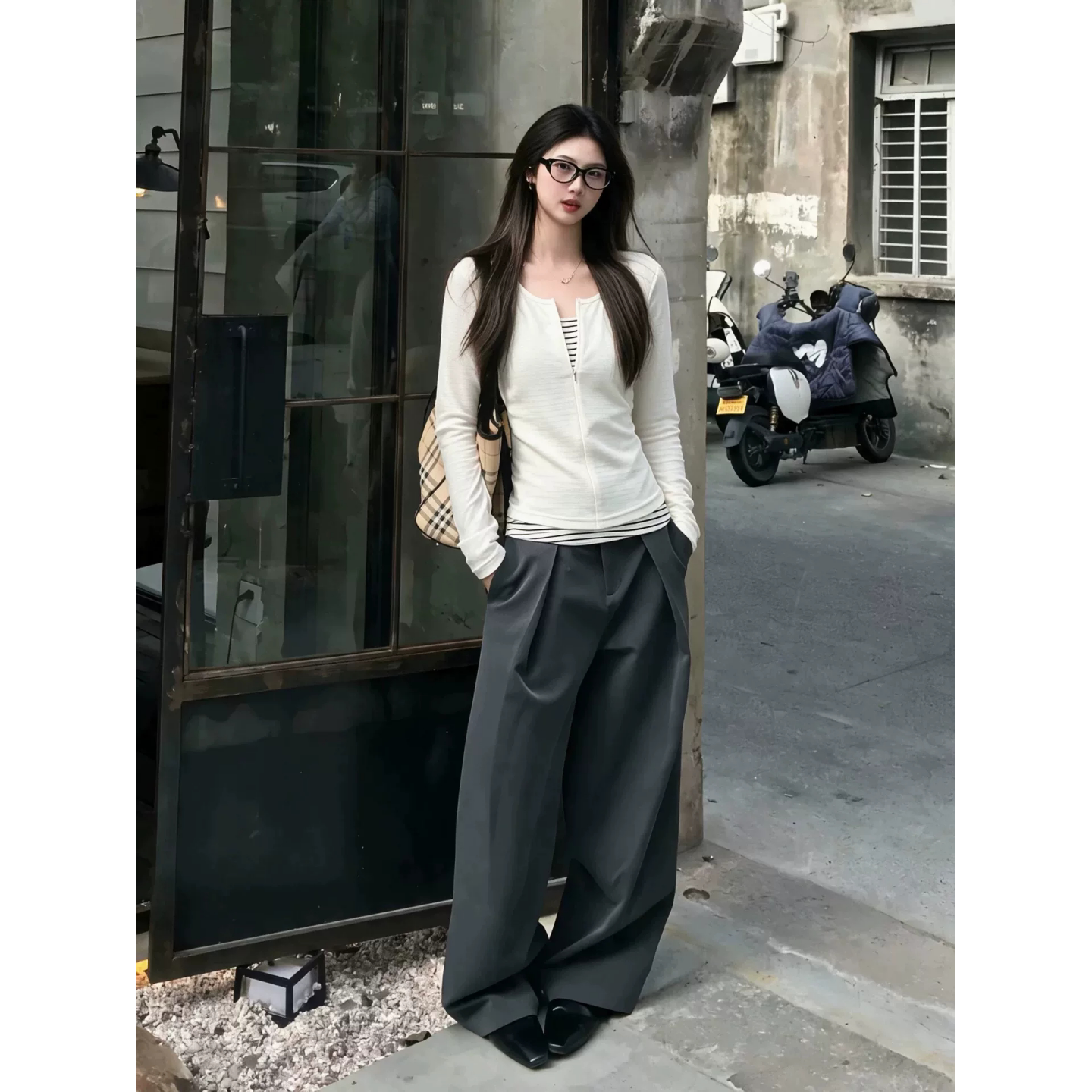 白色假两件条纹拼接长袖T恤女秋季2026新款修身显瘦内搭打底上衣