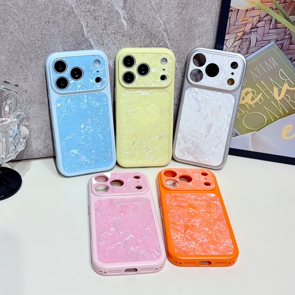 原创法式浮雕花纹皮革细闪iPhone17promax手机壳高级水晶钻石15pro苹果16pro全包边手工皮质保护壳