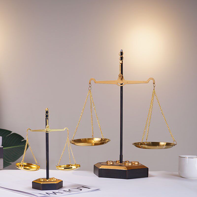 天平摆件天秤模型复古工业风装饰天称司法院律师事务所办公室摆设