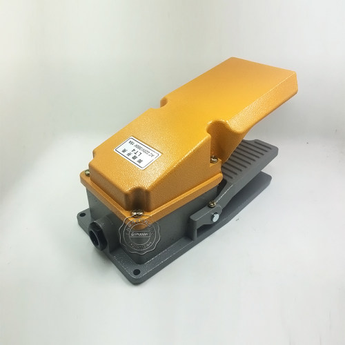 LT4脚踏开关LT3脚踩式220V380V自复位银点机床脚踩开关踏板FS-302