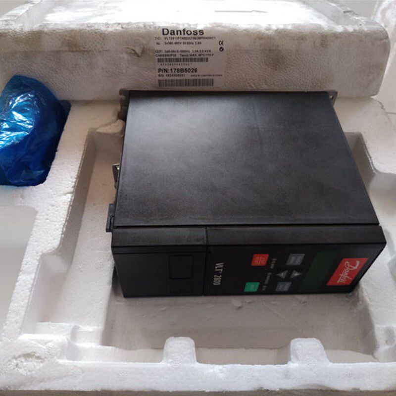 丹佛斯变频器VLT2800-1.1kw VLT2811PT4B20STR0DBF00A00C1 2.0kVA