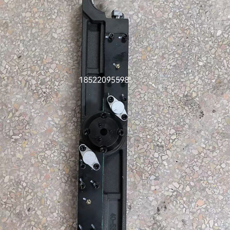 台群机床换刀臂德杰刀库机械臂加工中心数控机床交换臂机械手配件 - 实物图