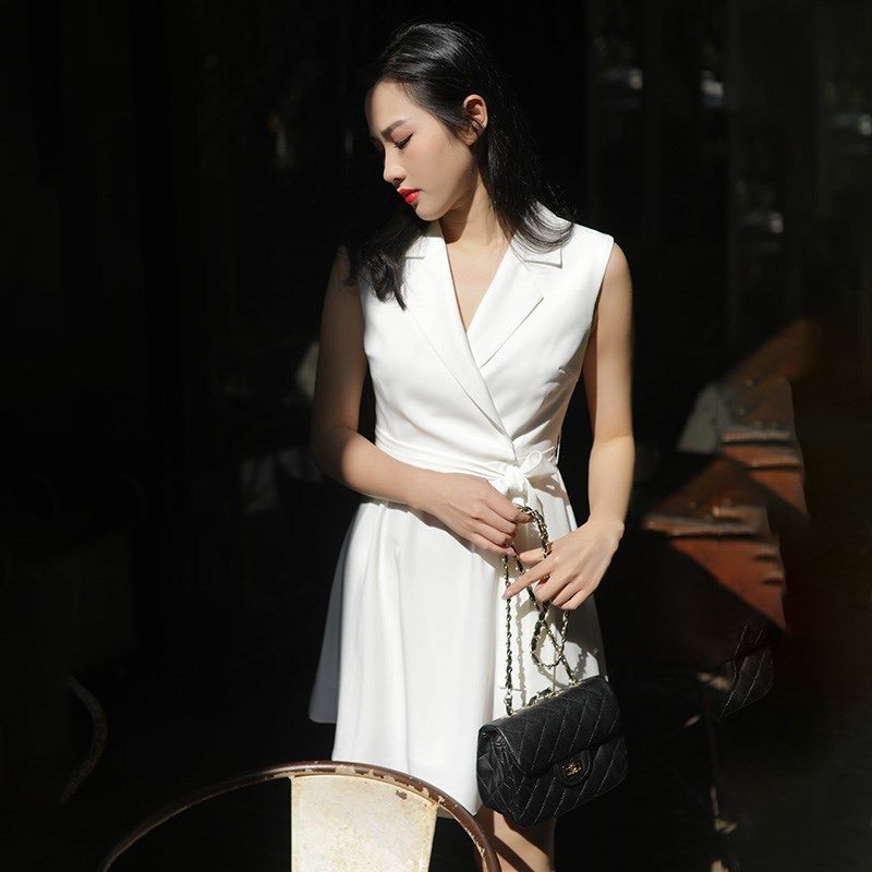 微然2023春夏装新款时尚职业装OL气质西装领无袖白色连衣裙女裙子
