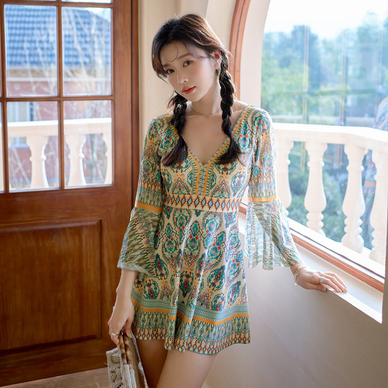 加大码游泳d衣女长袖印花温泉聚拢大小胸连体裙式平角显瘦遮肚泳