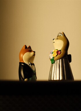 浪漫甜蜜婚礼新郎新娘柴犬夫妇公仔可爱狗桌面摆件情侣礼物伴手礼