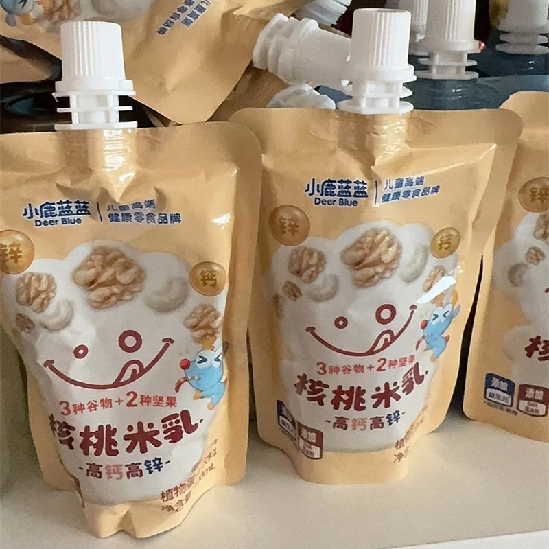 小鹿蓝蓝核桃米乳饮料100ml高钙高锌儿童谷物坚果植物蛋白饮料