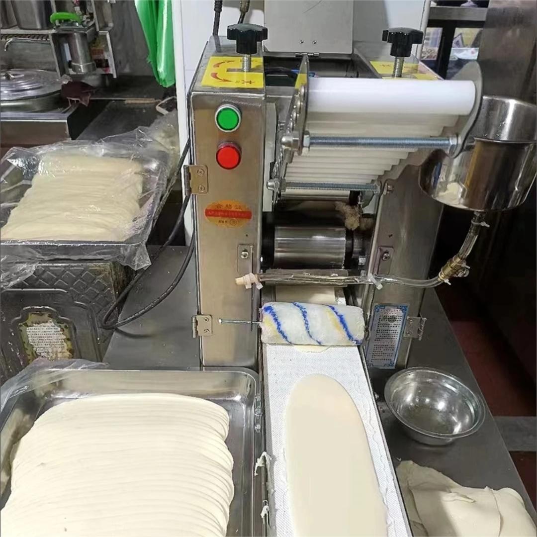 商用小型烩面片成型机 仿手工河南烩面片机 自动刷油没有废料图片