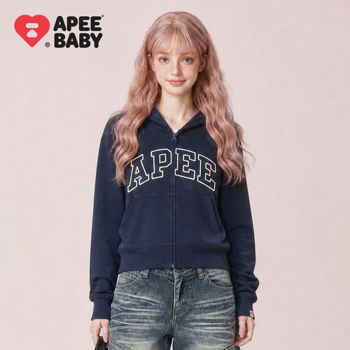 APEE字母刺绣连帽拉链开衫女