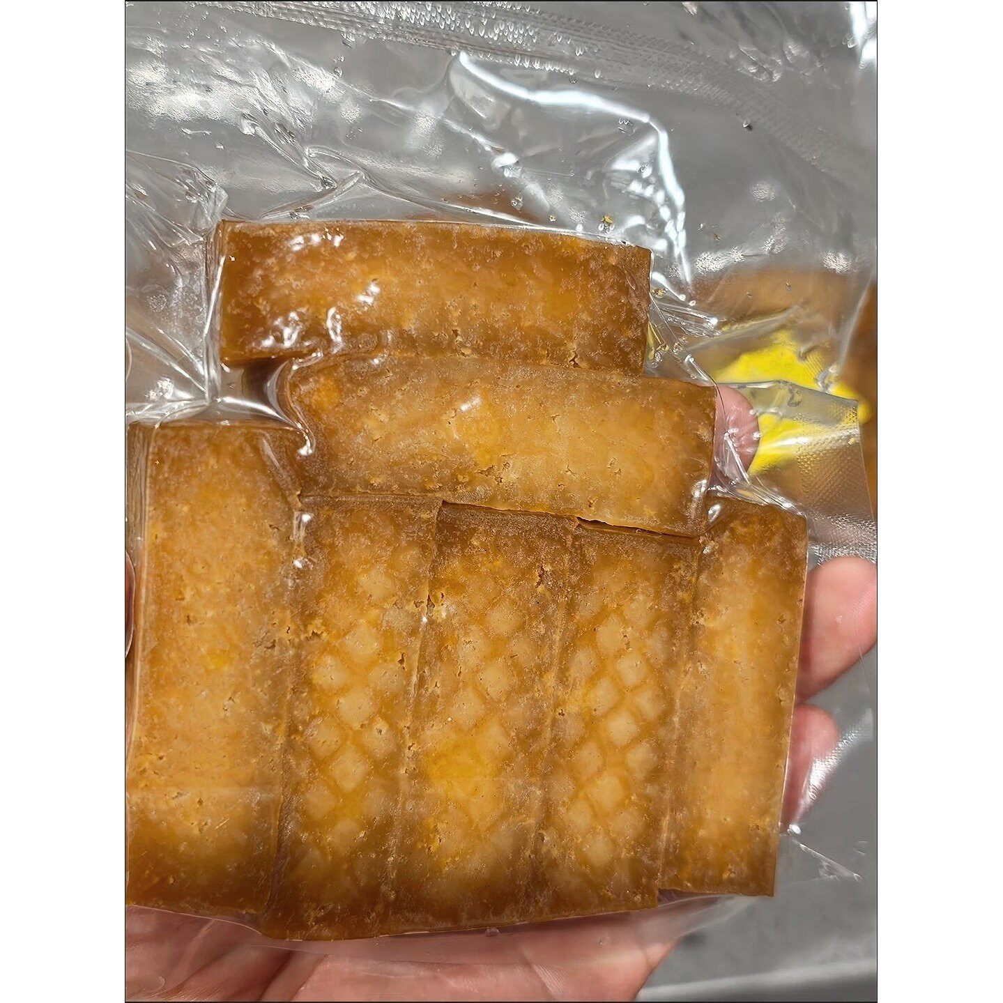 晒咸豆腐干、咸香味,卤水豆腐制胚儿时味道耐嚼高饱腹感特色零食