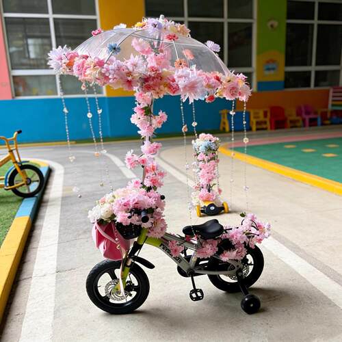 幼儿园花车巡游装饰自行车男孩