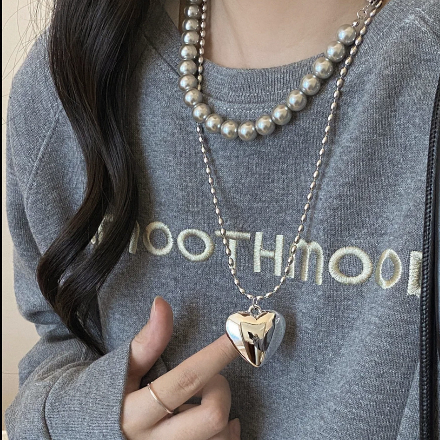 韩国东大门米粒珠钛钢项链空心爱心吊坠灰色白色珍珠项链毛衣链女