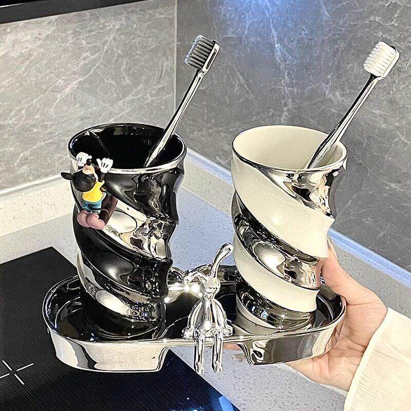 漱口杯高颜值2025新款创意情侣牙杯洗漱杯套装轻奢牙刷杯子置物架