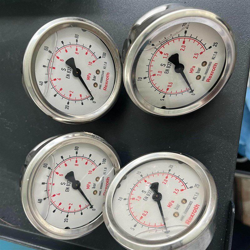 压力表 还剩两个25bar的 ,没用过,没盒