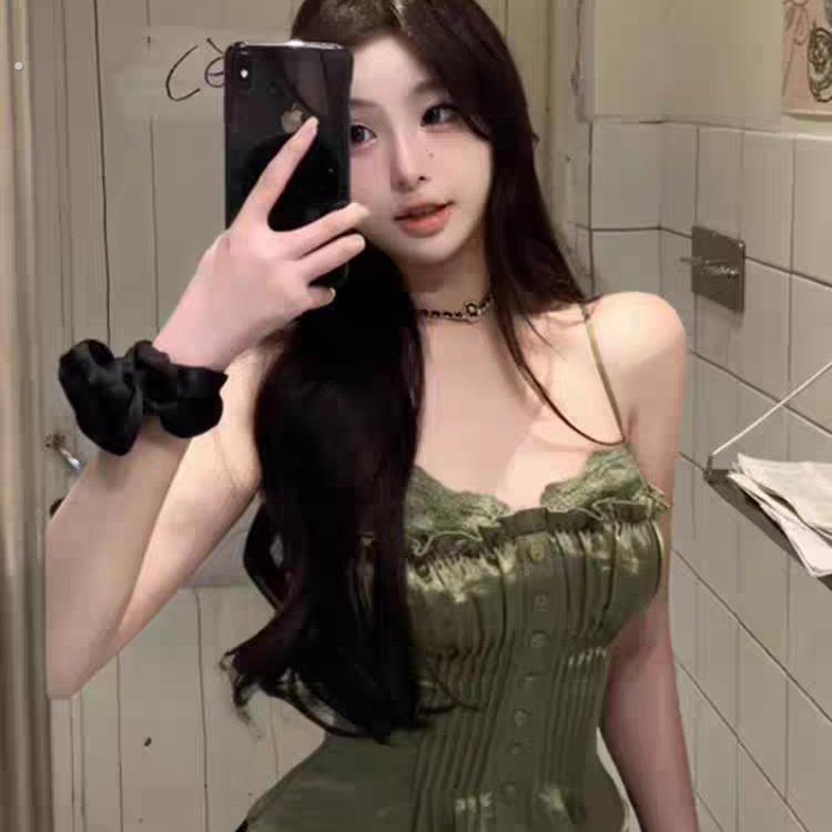 性感纯欲风蕾丝拼接缎面吊带背心女春季辣妹收腰显瘦无袖上衣外穿