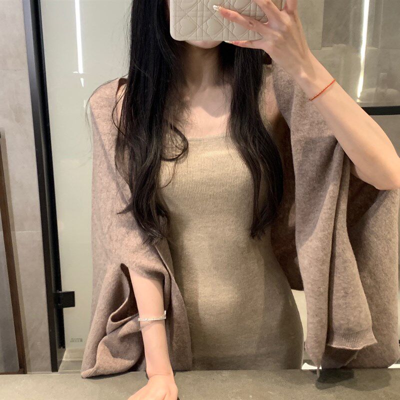 Yumeo钰 一口奶油~两色入温柔浅色系吊带紧身包臀针织裙连衣裙
