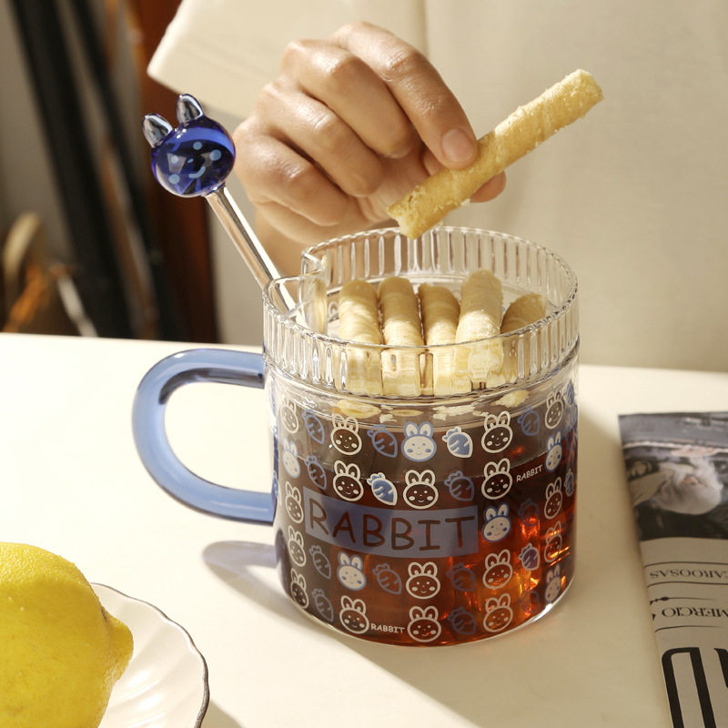 北欧创意玻璃杯女水杯带盖带勺子可爱卡通牛奶杯早餐杯咖啡杯家用