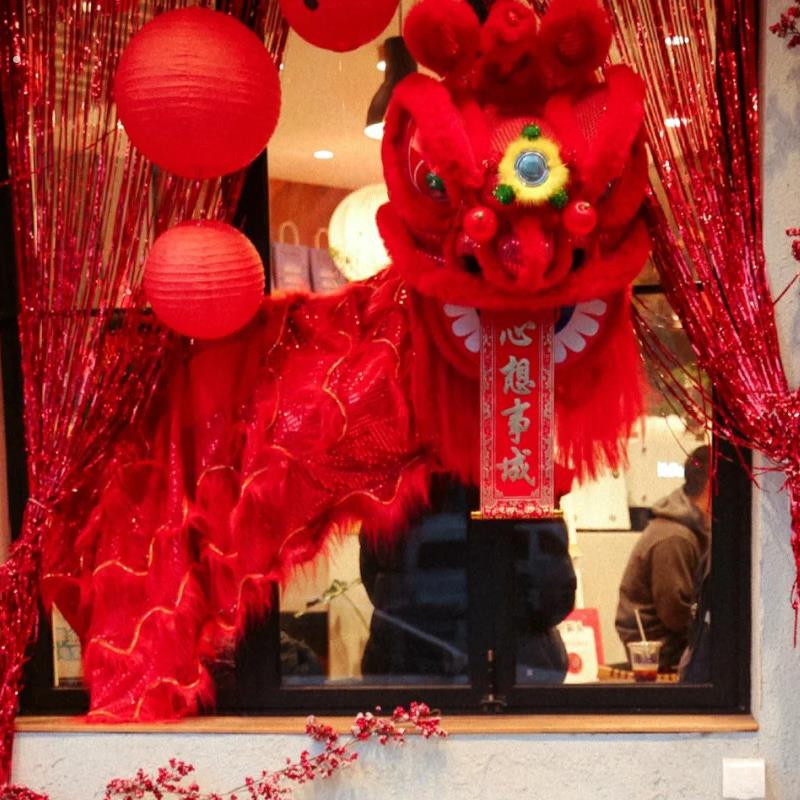 醒狮狮头过年装饰挂件店铺橱窗场景氛围装扮醒狮头道具狮子头摆件图片