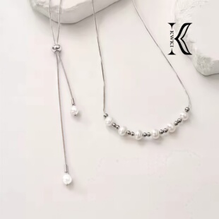 kwki月光系列珍珠项链女轻奢小众设计感抽拉式锁骨链笑脸毛衣链