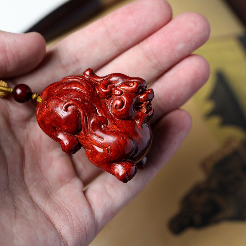 小叶紫檀木雕刻貔貅手把件男士盘玩随身挂绳把玩件文玩吊坠小摆件