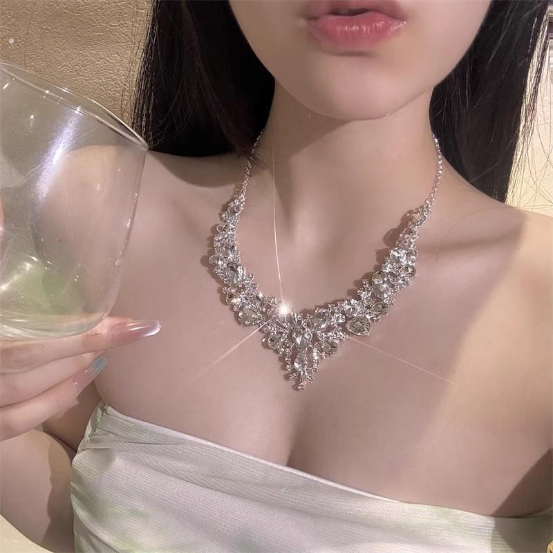 气质晚礼服项链耳环套装闪钻锁骨链轻奢婚纱配饰品