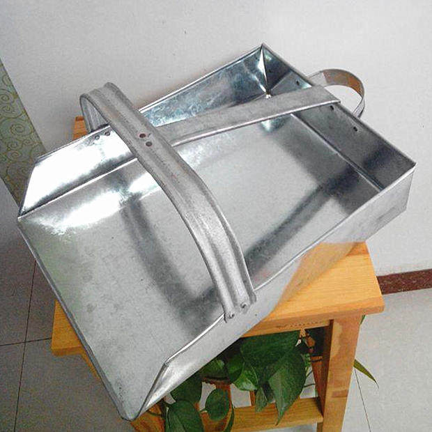 包邮加厚大号白铁皮簸箕白铁簸箕畚箕斗扫斗垃圾斗农用粮食铲撮子
