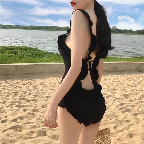 韩国2023新款甜美简约黑色气质款镂空美背三角连体显瘦保守泳衣女