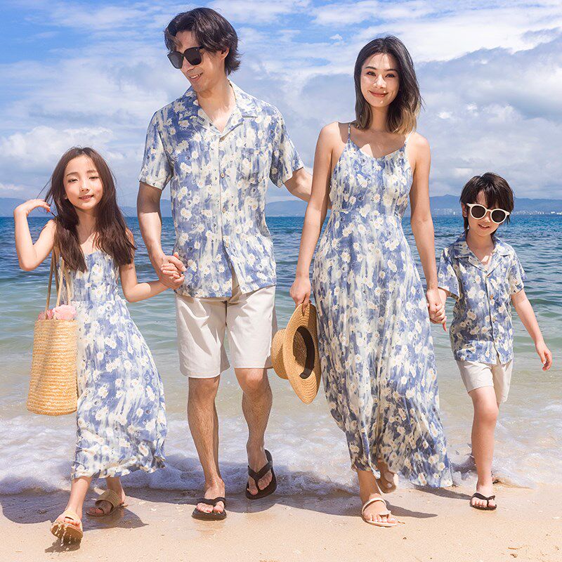 不一样的亲子装一家四口夏季海边度假网红母女装沙滩裙连衣裙高端