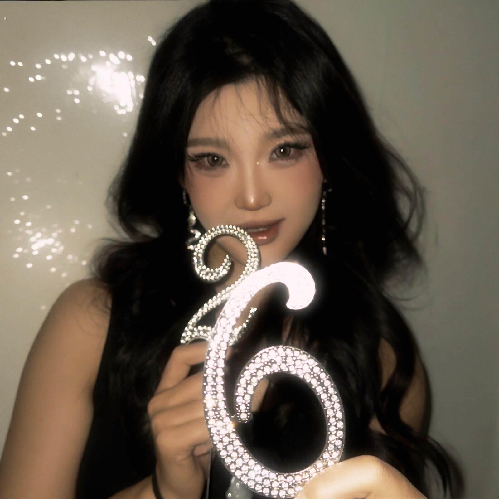 超大钻石蜡烛镶钻数字生日蜡烛周年插卡摆件拍照道具氛围出片神器
