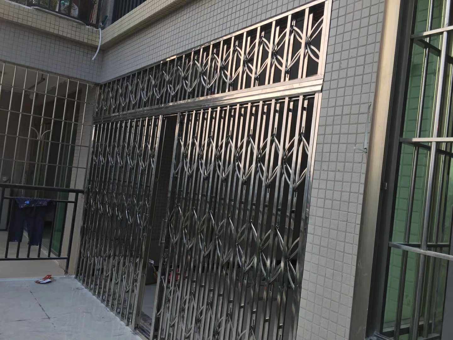 厦门安装拉闸304不锈钢拉闸门防盗网阳台推拉门伸缩拉闸推拉门窗