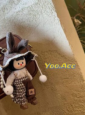 甄选有家实拍~超品质牛仔帽背带裤多妹珍珠包挂小红书手机链钥匙