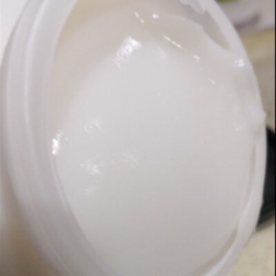 包邮西湖浆糊2瓶每瓶450-500克之间送2把小刷子